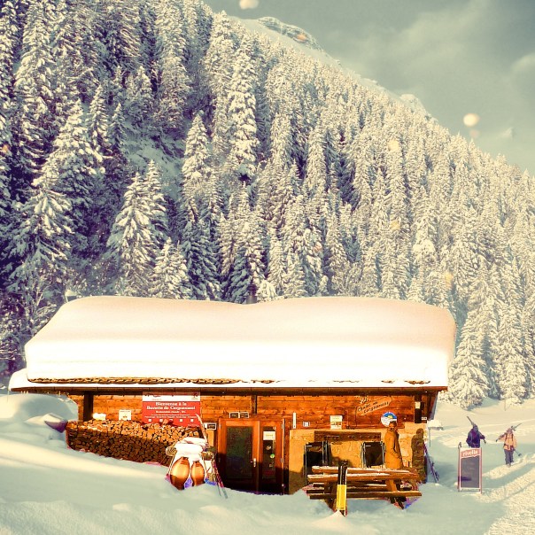 The cabane of Cergnement in winter